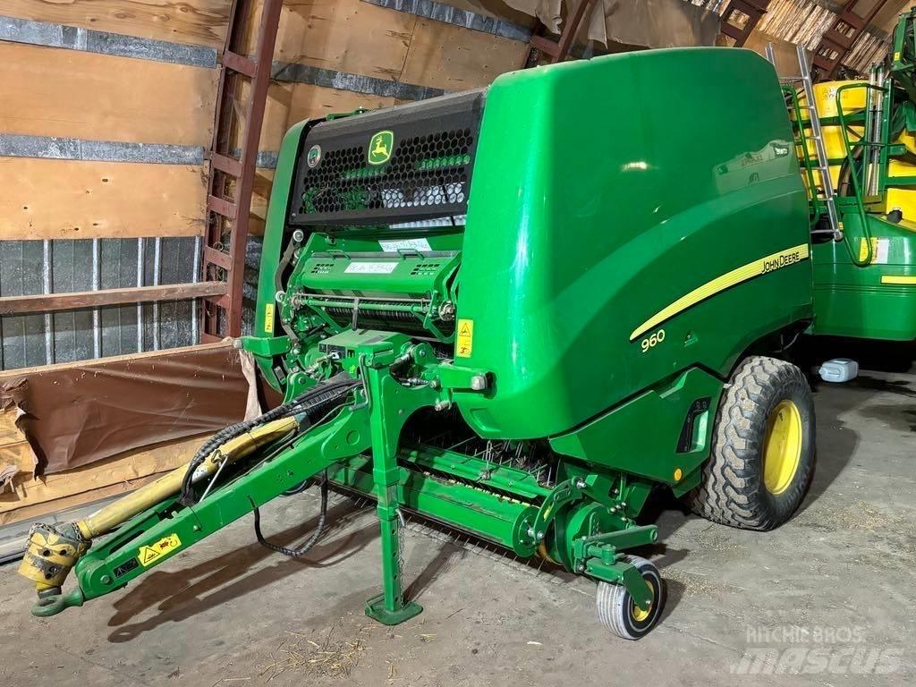 John Deere 960 원형 곤포기
