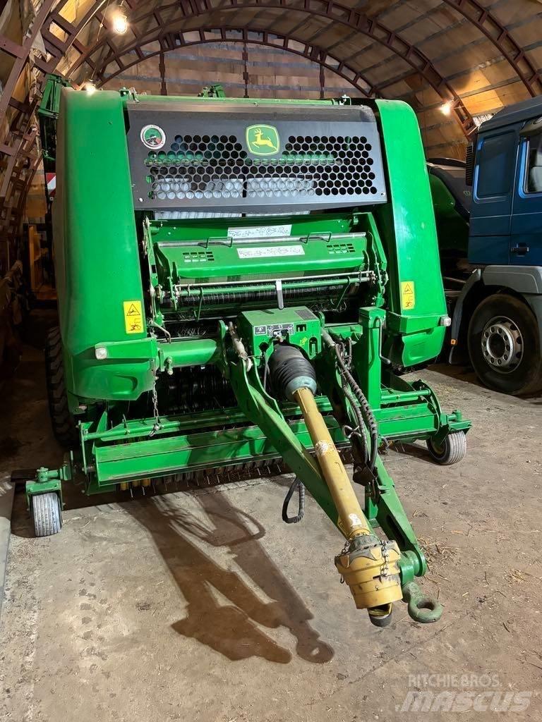 John Deere 960 원형 곤포기