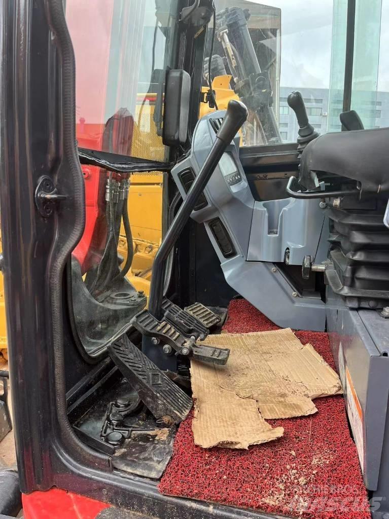 Kubota KX 163 중형굴삭기 7톤-28톤