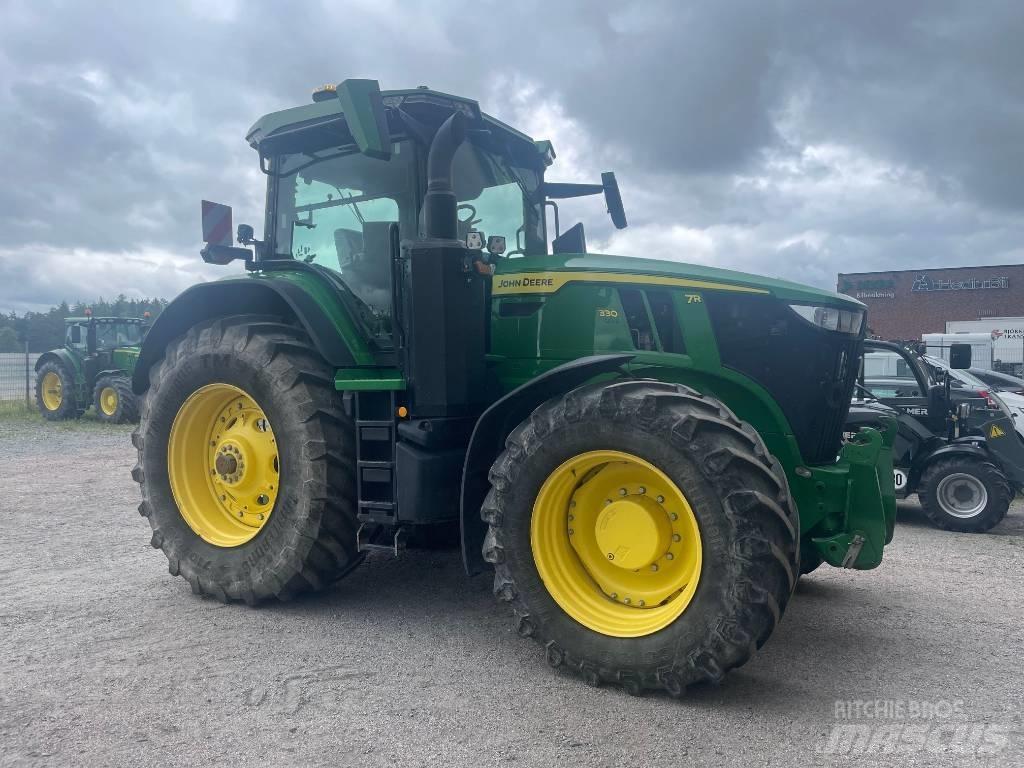 John Deere 7R330 트랙터