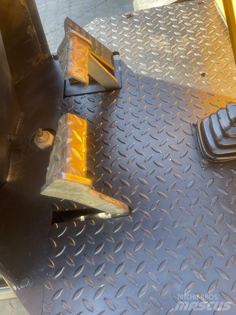 JCB TA 3 S 연결식 홀러