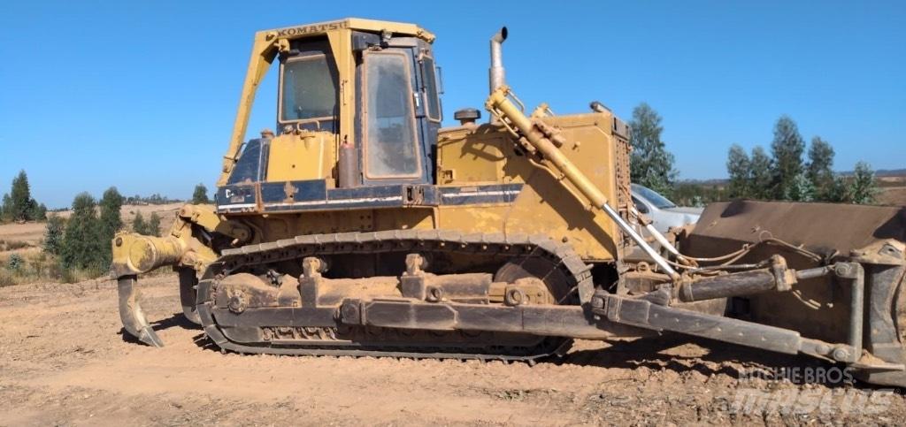 Komatsu D 85 E-21 크롤러 도저