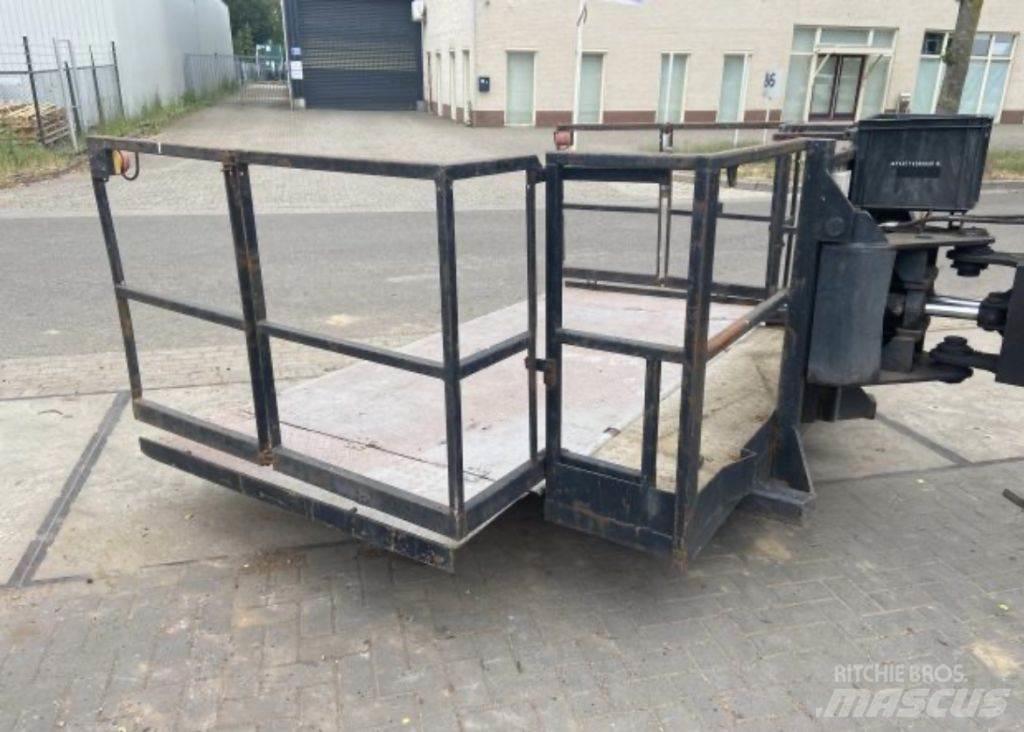 Manitou MRT2540 텔러 핸들러