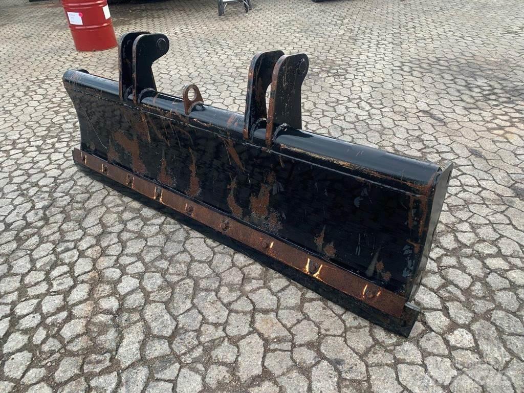 Terex  삽날