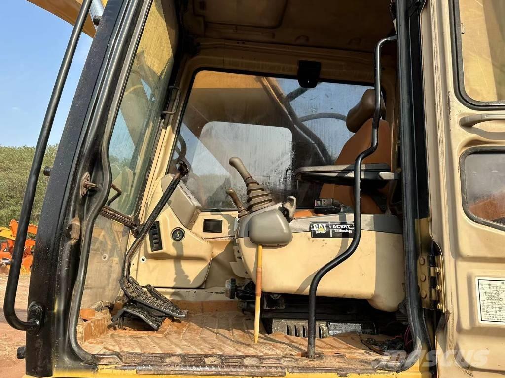 CAT 330 B 대형 굴삭기 29톤 이상