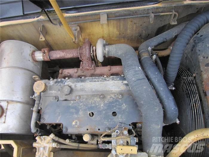 CAT 320 D 대형 굴삭기 29톤 이상
