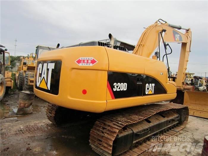 CAT 320 D 대형 굴삭기 29톤 이상