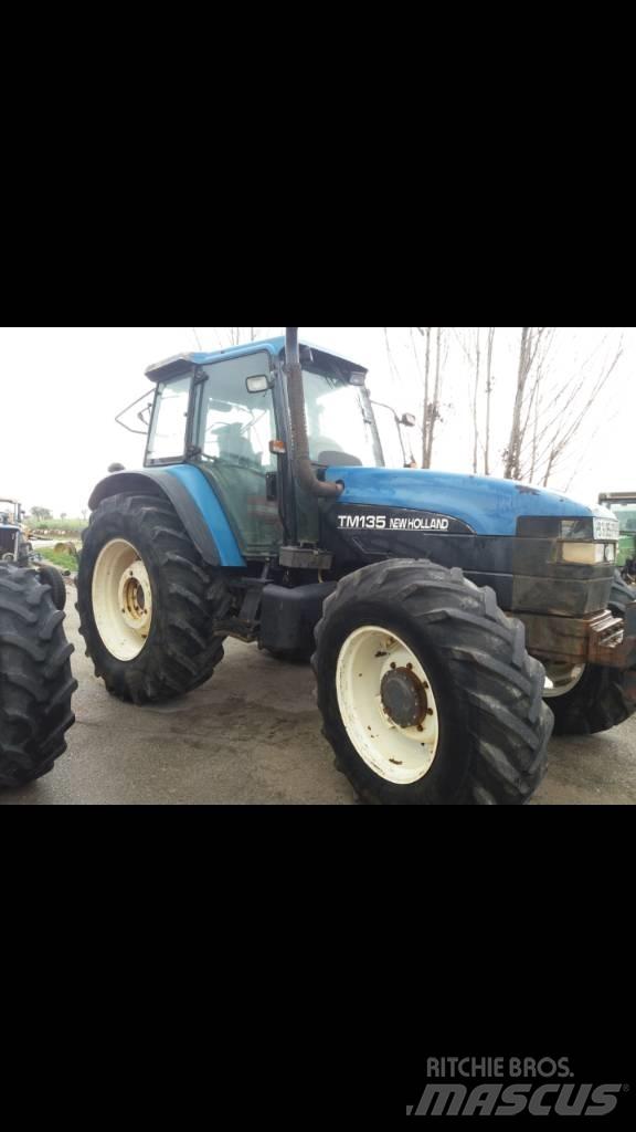 New Holland TM 135 트랙터