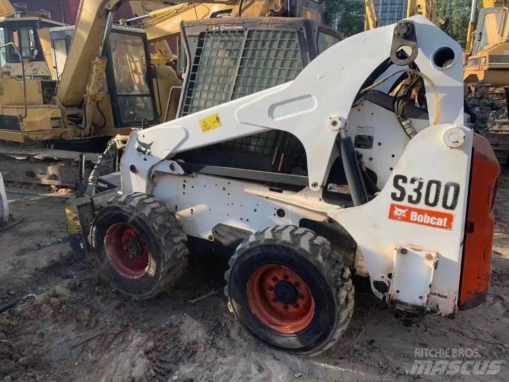 Bobcat S 300  스키드로더