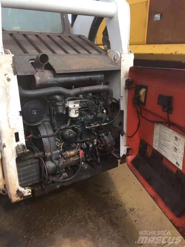 Bobcat S 300  스키드로더