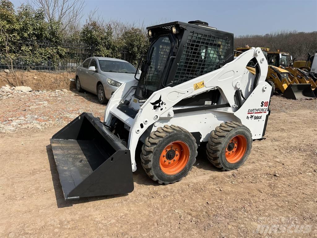 Bobcat S 18  스키드로더