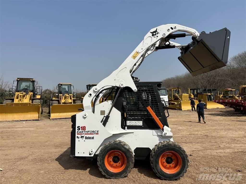 Bobcat S 18  스키드로더