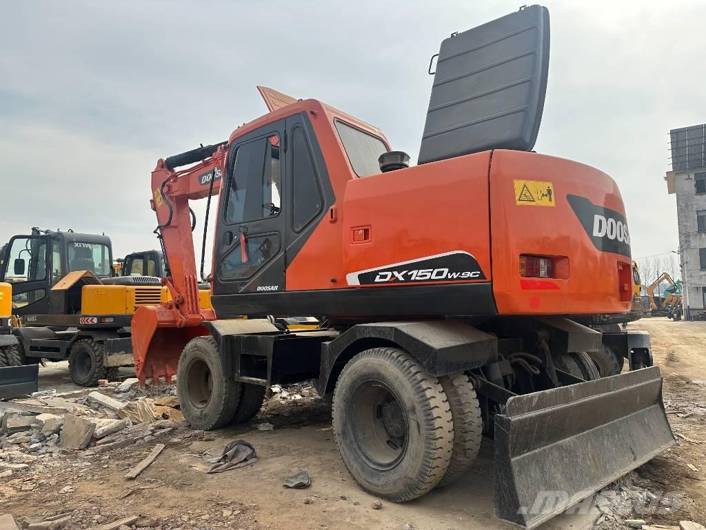 Doosan DX 150W -9  휠 굴삭기