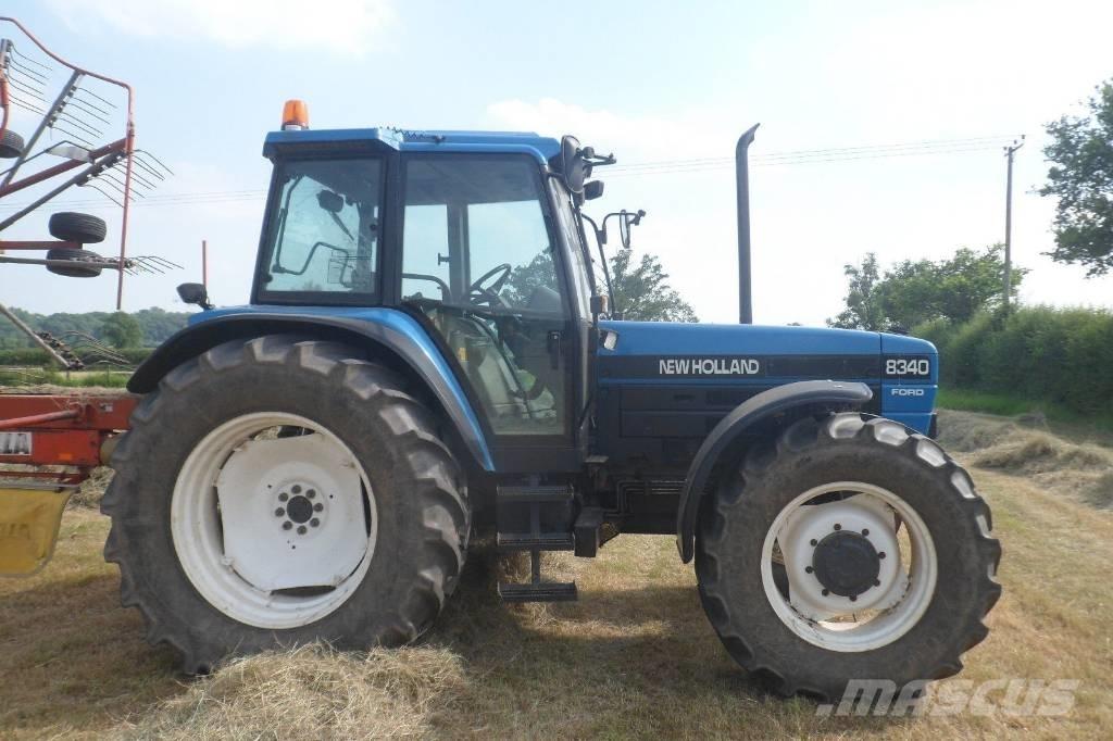 New Holland 8340 트랙터