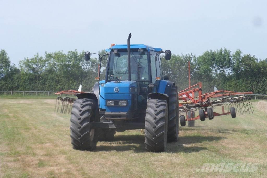 New Holland 8340 트랙터