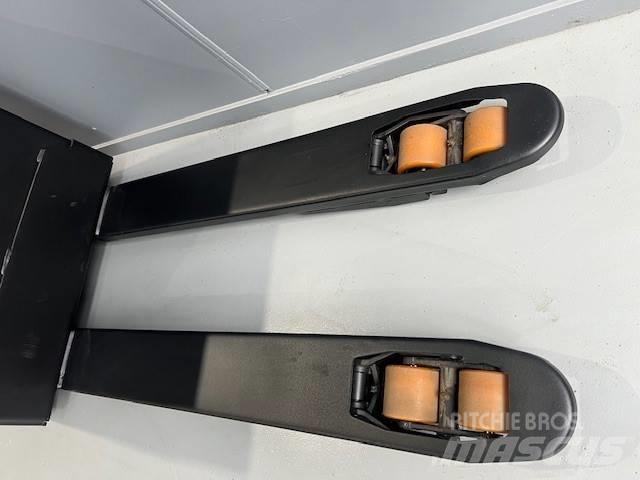 Toyota LWE160 경량 리프터