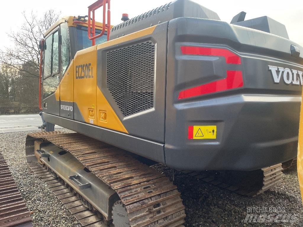 Volvo EC250EL 대형 굴삭기 29톤 이상