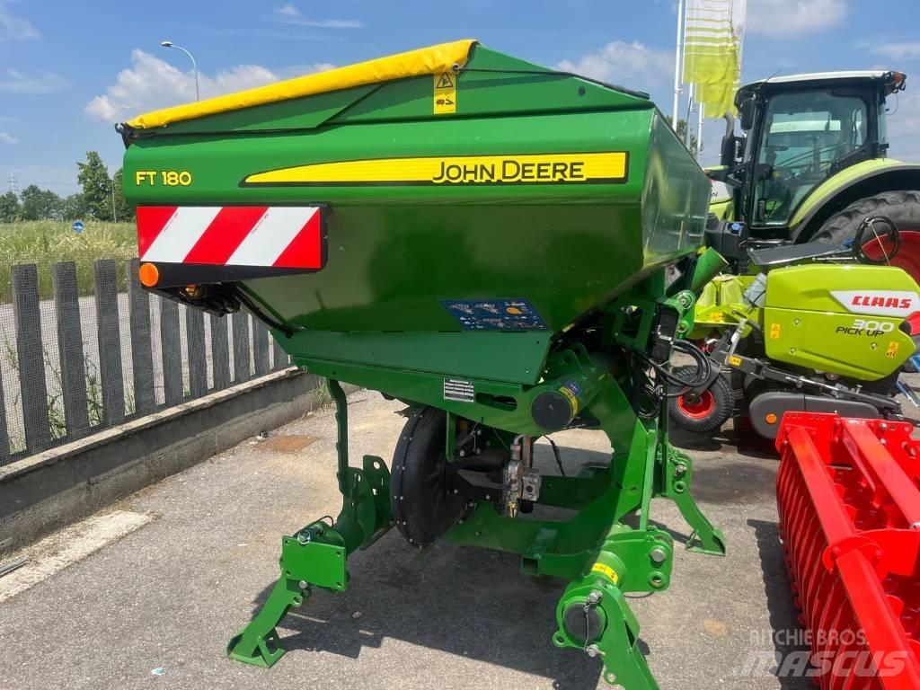 John Deere FT 180 미네랄 살포기