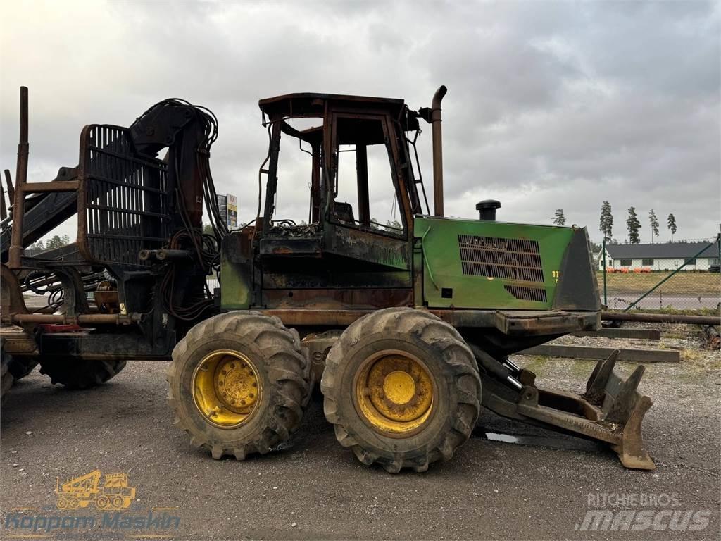 John Deere 1110D 원목 포워더