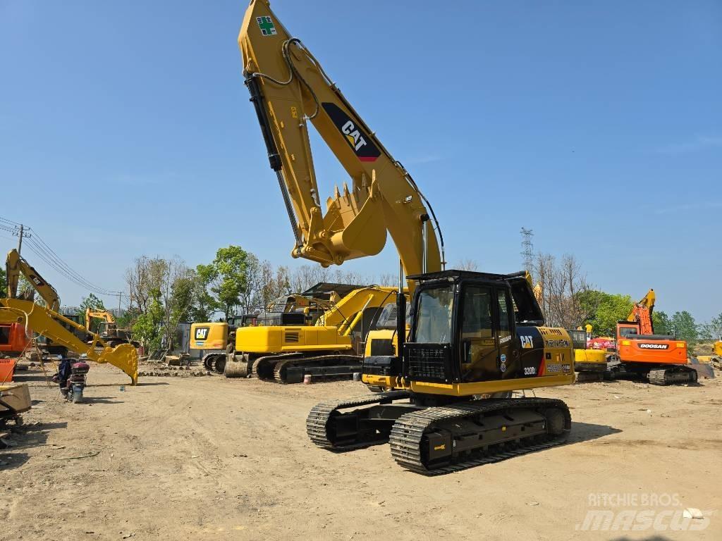 CAT 320D2 대형 굴삭기 29톤 이상