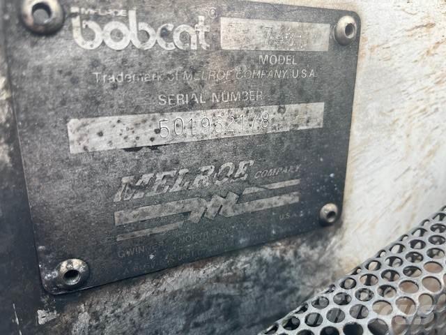 Bobcat 743  스키드로더