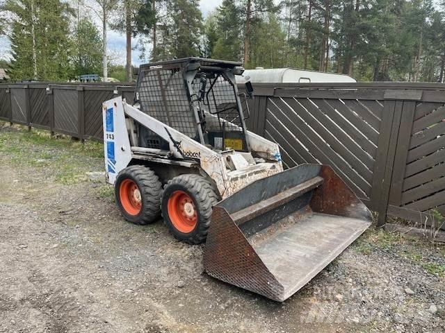 Bobcat 743  스키드로더