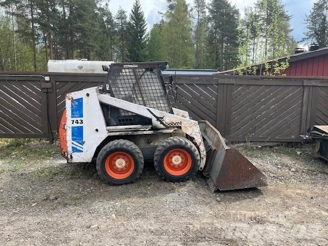 Bobcat 743  스키드로더