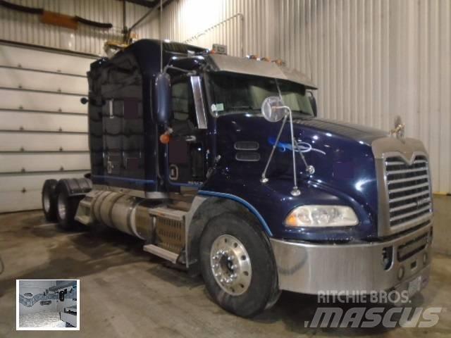 Mack CXU 613 트랙터 유닛