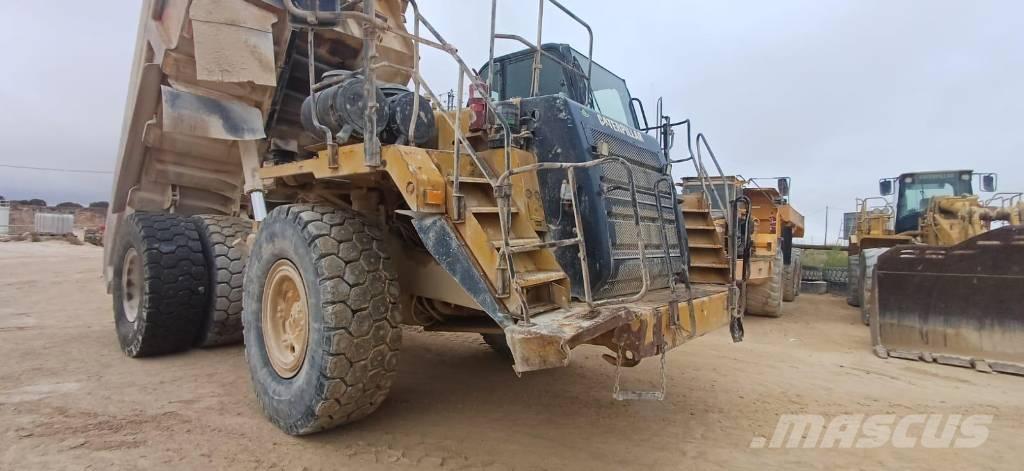 CAT 773 F 초대형 덤프 트럭