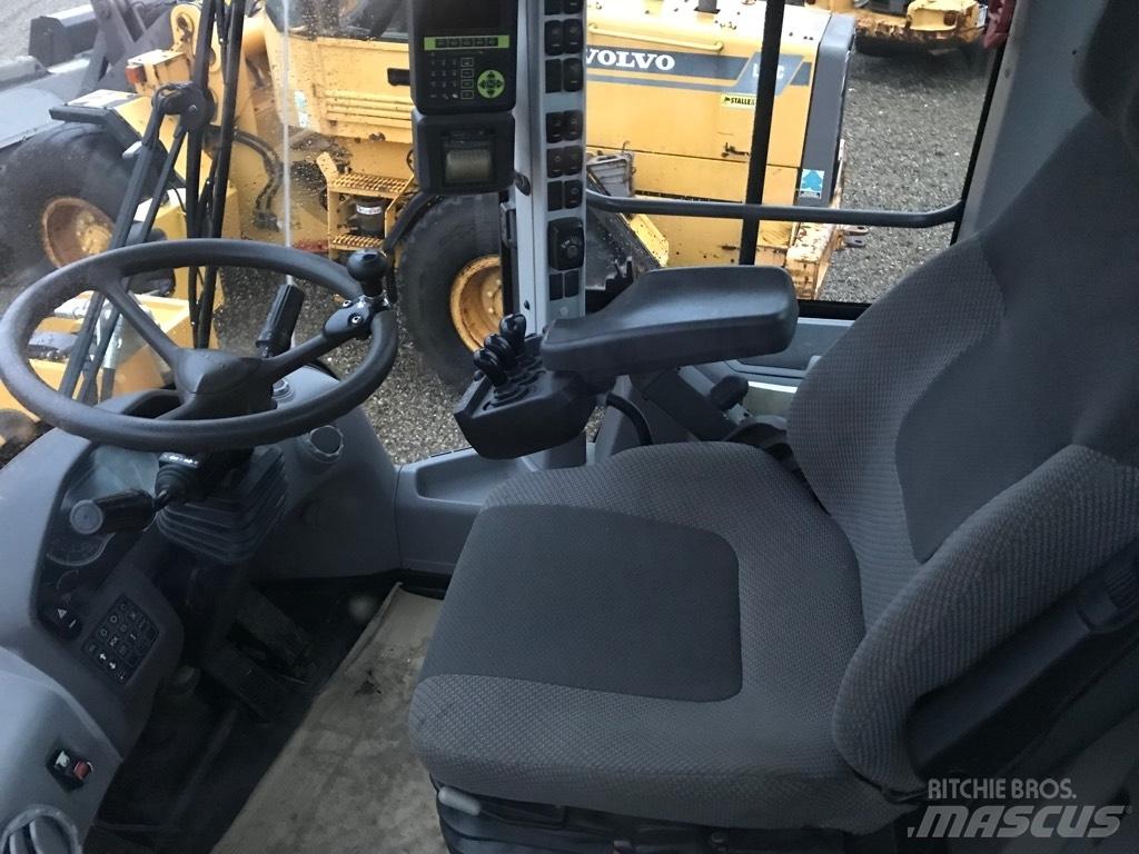 Volvo L120H  휠로우더