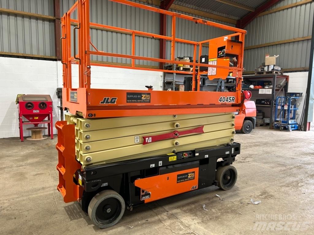 JLG 4045R 가위형 리프트