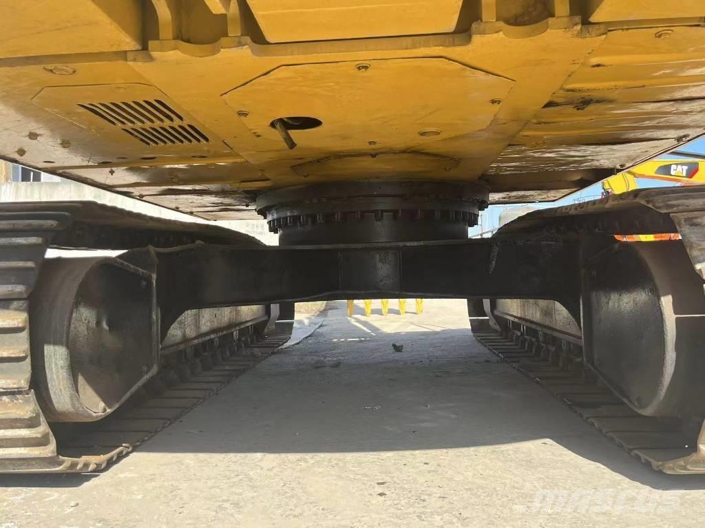 CAT 320 D 대형 굴삭기 29톤 이상