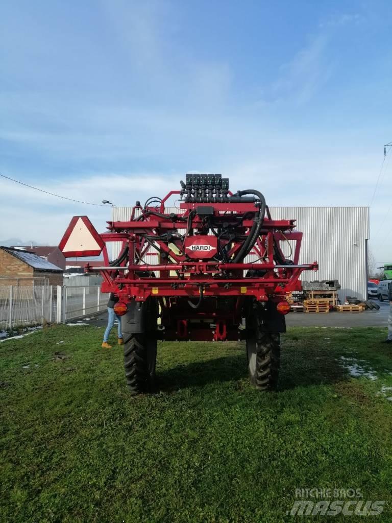 Hardi Navigator 3000 견인형 분무기