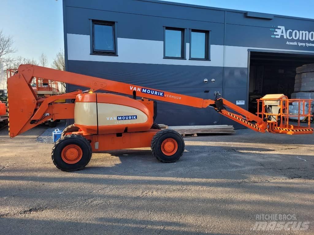 JLG 600 AJ 견인식 전동이동 리프트