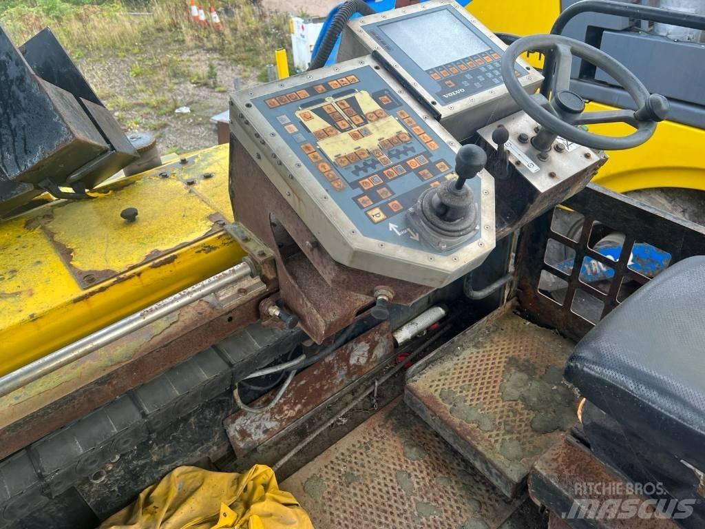 Titan 6870 Paver 아스팔트 포장장비