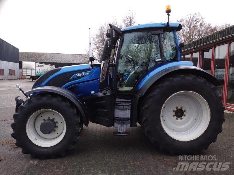 Valtra T234 D 트랙터