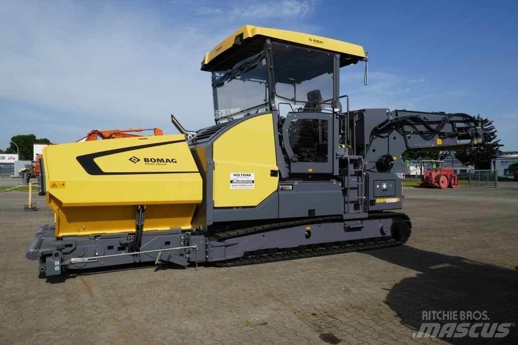 Bomag BMF 2500 M 피더