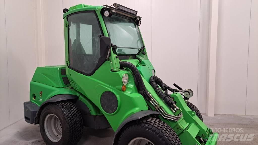 Avant 750  스키드로더