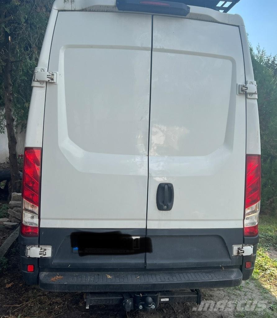Iveco Daily 35S15 패널 화물차