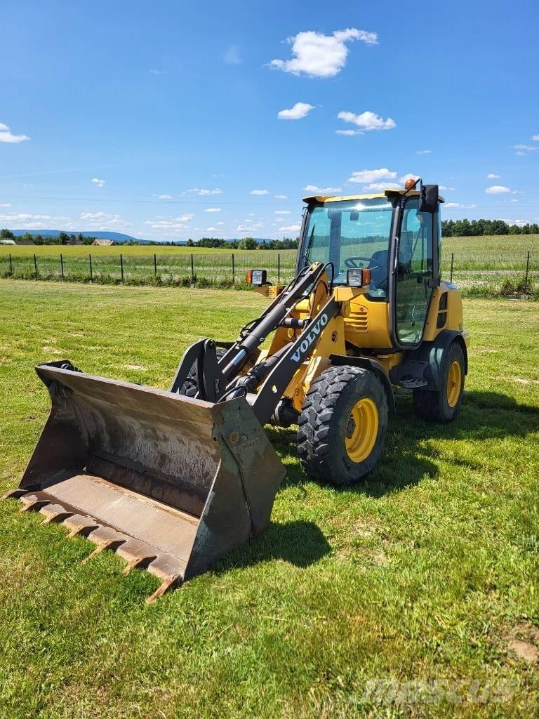 Volvo L 25 F  휠로우더