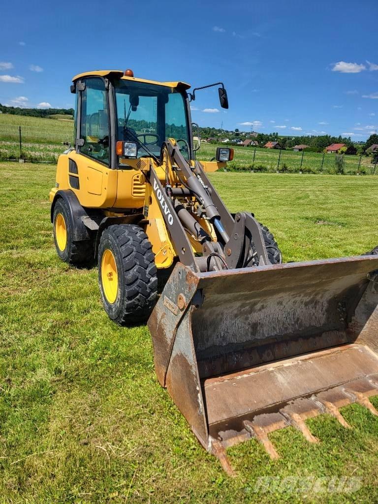 Volvo L 25 F  휠로우더