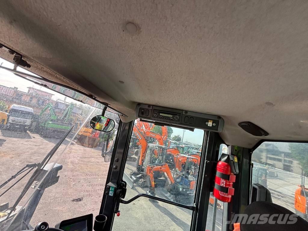 Hyundai HL 757-9 A  휠로우더
