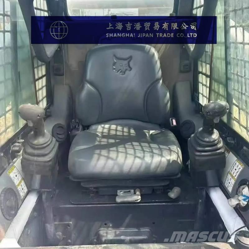 Bobcat S 330  스키드로더