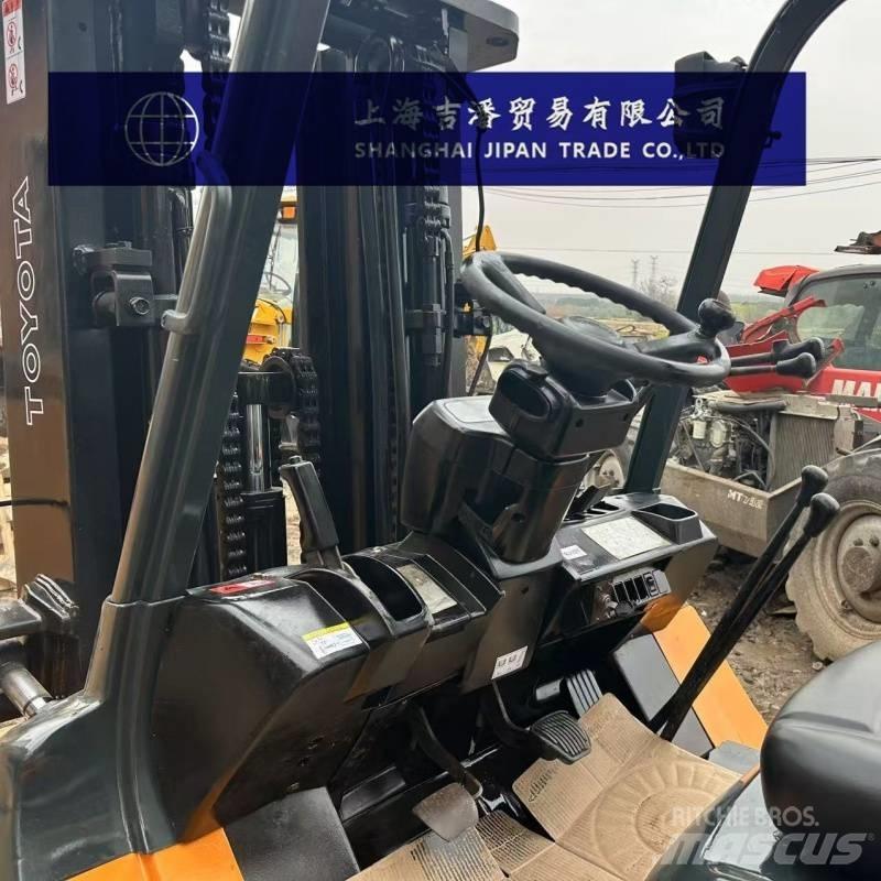 Toyota 5 ton 디젤 지게차