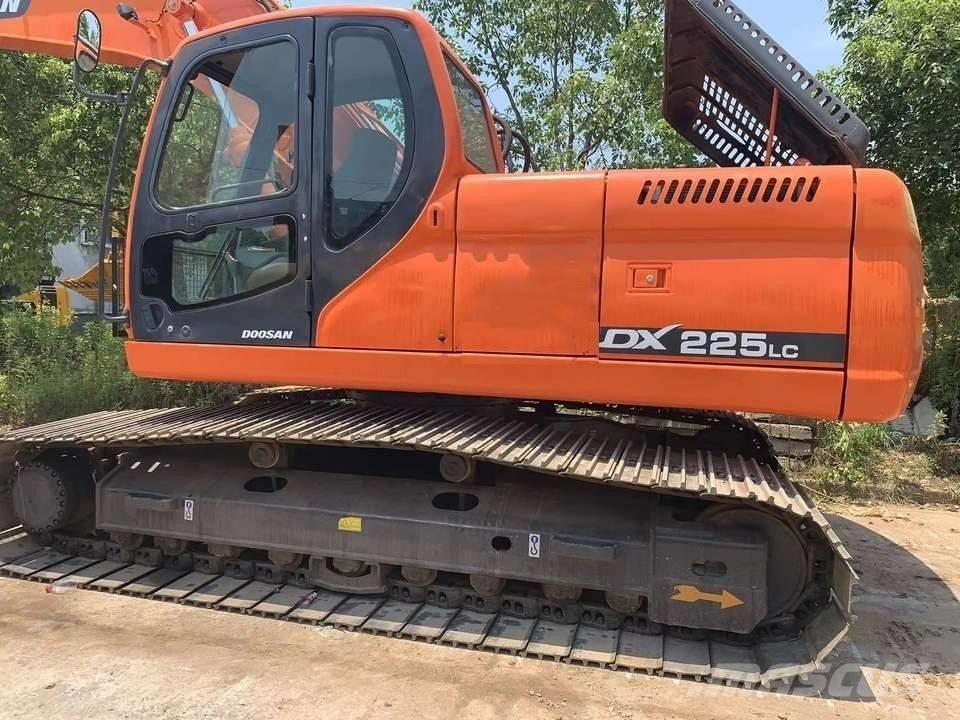 Doosan dx225 대형 굴삭기 29톤 이상