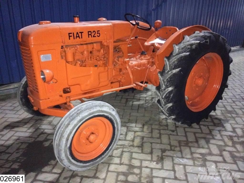 Fiat R25 2WD 트랙터