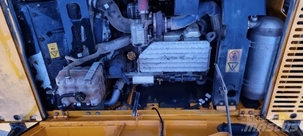 JCB 220 X Long 대형 굴삭기 29톤 이상