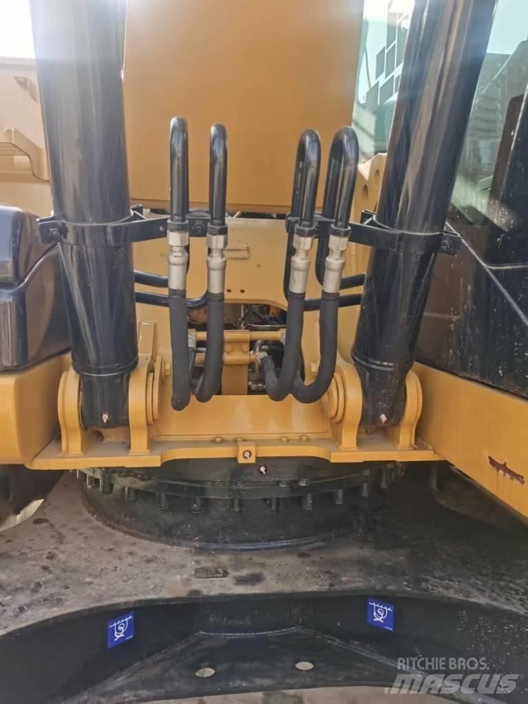 CAT 320d2 대형 굴삭기 29톤 이상