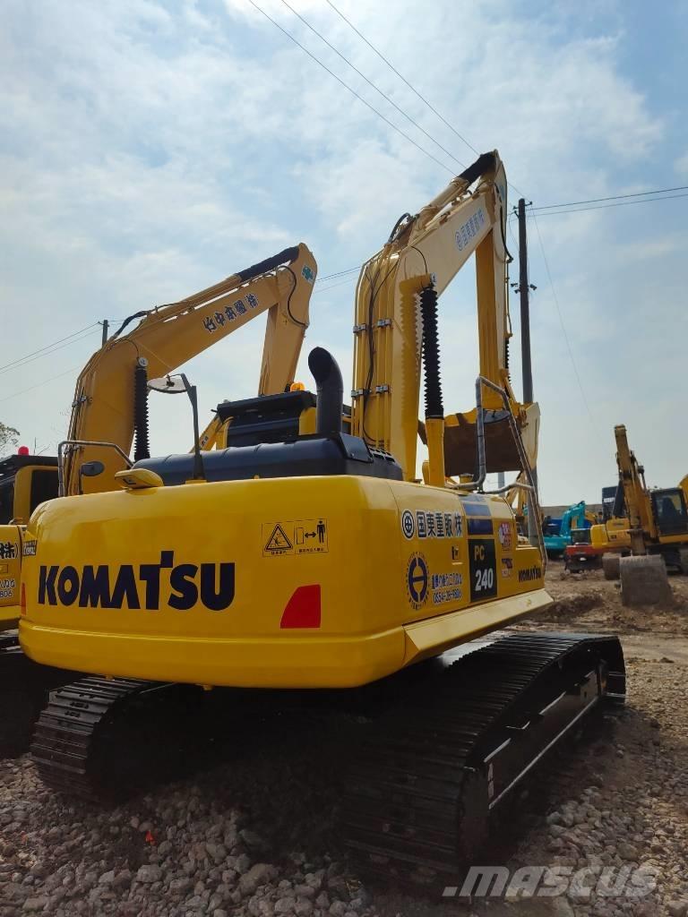 Komatsu PC 240 LC 대형 굴삭기 29톤 이상