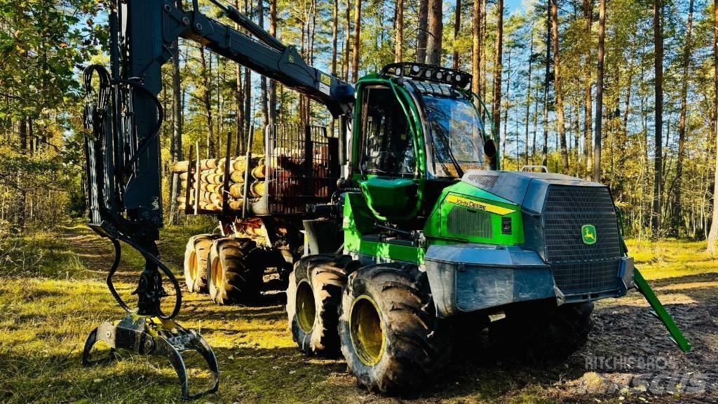 John Deere 1010G 원목 포워더